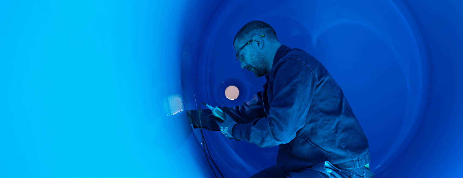 image 我们全心全意为您服务——全球服务，本地支持